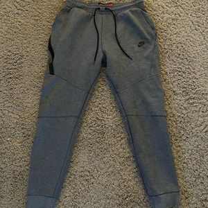 COPY - Large Nike tech joggers